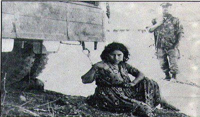Zulaikha attachée à une voiture militaire, traînée et torturée pendant 10 jours... avant d'être jeter d'un hélicoptère.