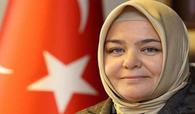 femme-voilée-turquie-ministre