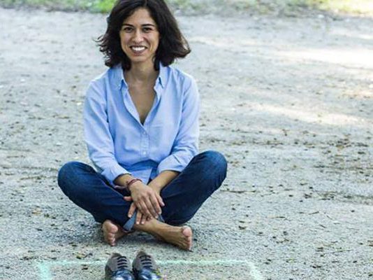 Azza Bouzaine, la jeune créatrice qui se fraie un chemin dans l’univers de la chaussure
